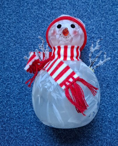 Schöner schneemann aus glas - schöner,